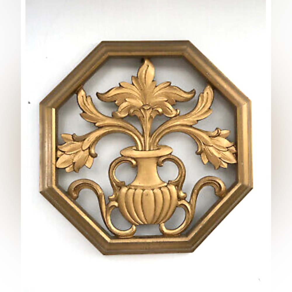 2 Scone Decoration Syroco Wall hangings 2 pc Set Octagon Hand Painted Gold